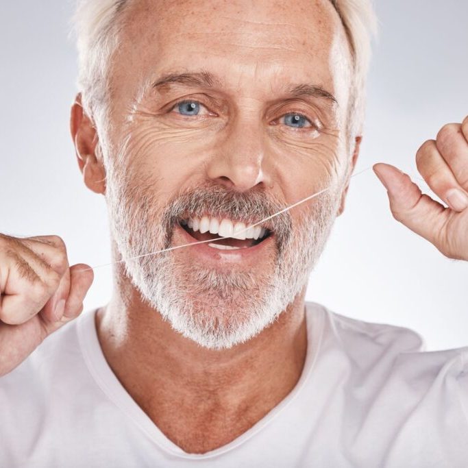 What are the risks of dental implants?